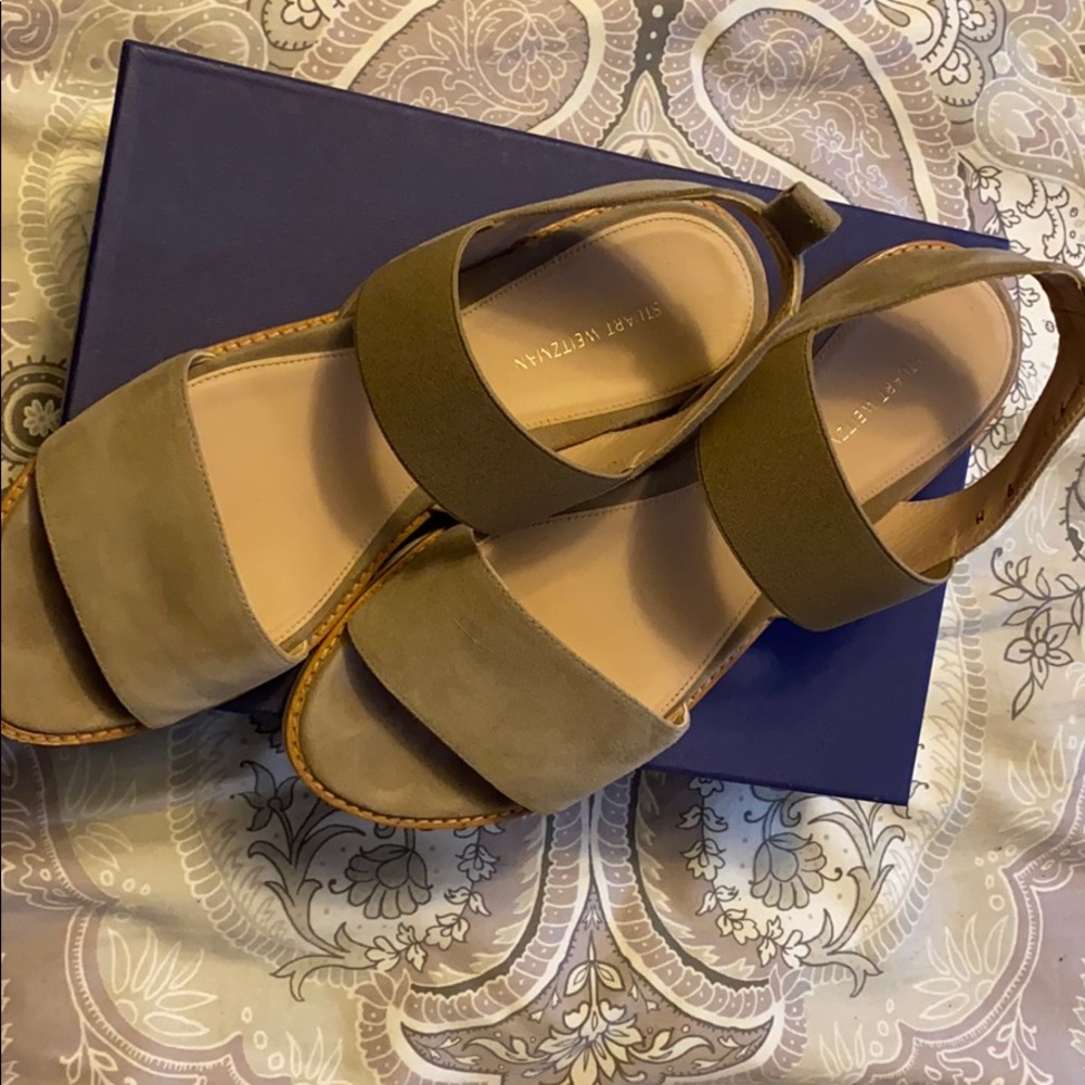 Stuart Weitzman Topical sandal in Fossil Suede